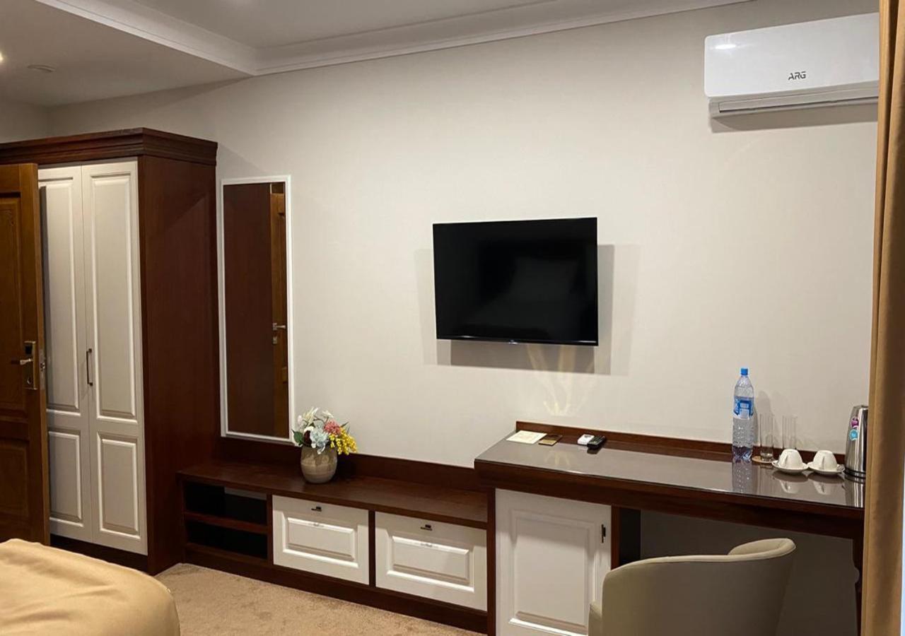 Boutique Hotel Kaspi Темиртау Экстерьер фото
